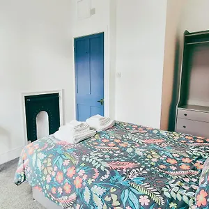 Cozy In Modern House Near Nottingham